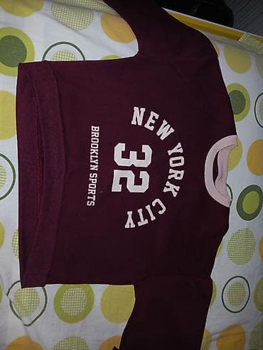 ayaqq: Bordo sweat. s razmer. trendyoldan alinib. 3 defe geyinilib. Elaqe — 1