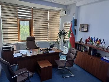 Ofis mebel dəsti – klassik qəhvəyi ağac fakturalı Tərkibi: - İş