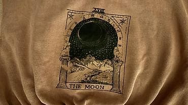 dağ geyimleri: Qısa kruplu svitşot – “The Moon” və “The Sun” tarot qrafikləri - Üst — 4