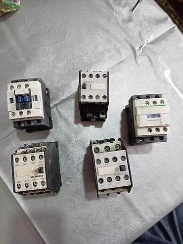 setka satilir: Məhsul: Kontaktorlar dəsti Təsvir: - Markalar: Siemens və Schneider — 2