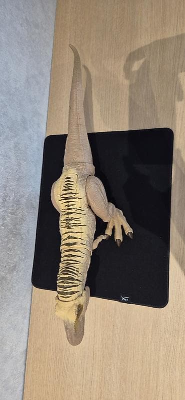 Yuvalar: T-Rex dino fiquru – realist dizaynlı böyük ölçülü oyuncağ - Növ — 3