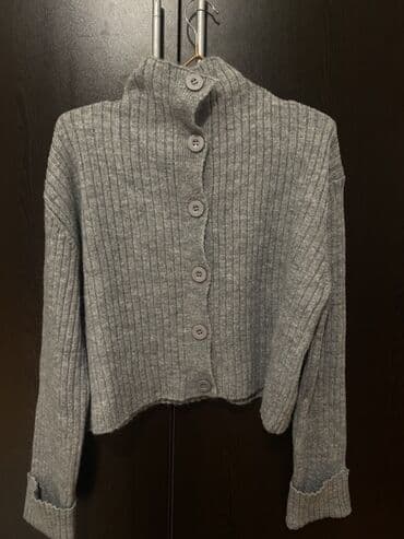 Boz rəngli qadın kardiqanı - Model: ön hissəsi düyməli, dik yaxalı - lalafo.az -da Boz rəngli qadın kardiqanı - Model: ön hissəsi düyməli, dik yaxalı -