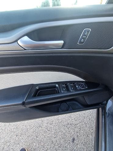 kia sorento oluxana: Ford Fusion: 1.5 l | 2019 il 292000 km Sedan — 10