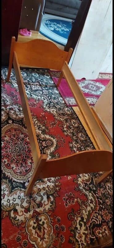 tek carpayllar: Oğlan və qız üçün, İşlənmiş, Çarpayı, Bazasız, Matrassız, Siyirməsiz — 2