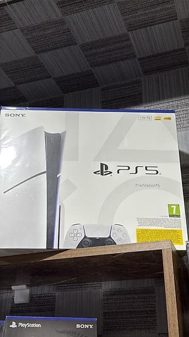 Elektronika: Sony PlayStation 5 – Avropa stoku Xüsusiyyətlər: - 1 TB daxili yaddaş — 3