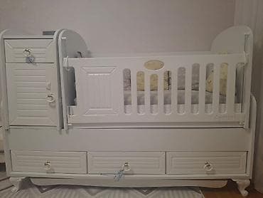 Oğlan və qız üçün, Dördbucaq, Beşik, Dəst ilə, Matras ilə, Yellənmə mexanizm ilə