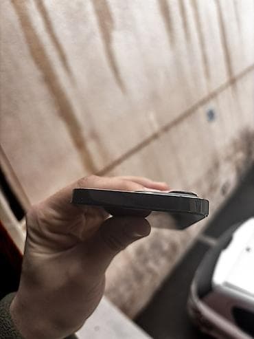 lego star wars: IPhone 13 Pro, 128 GB, Graphite — 4