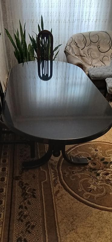 Yemək masası və stul dəsti - Forma: oval - Rəng: qara - Ayaqlar lalafo.az -da Yemək masası və stul dəsti - Forma: oval - Rəng: qara - Ayaqlar