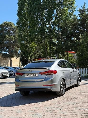 Транспорт: Hyundai Elantra: 2 л | 2017 г. Седан — 6