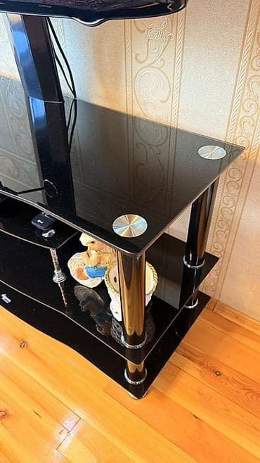 televizor pastavka lari: Düz TV altlığı, Polkalı, Şüşəli — 6