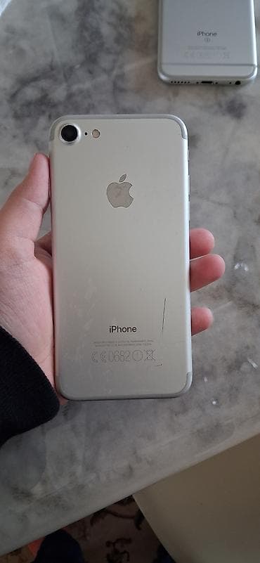 iphone 7 barter: IPhone 7, Gümüşü, Barmaq izi — 1
