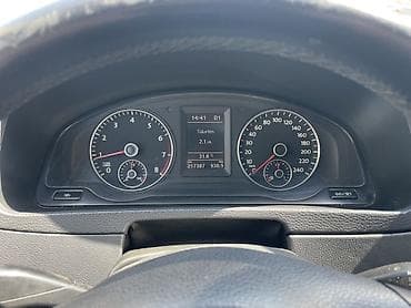 mini canqan: Volkswagen Multivan: 2 l | 2011 il Van/Minivan — 8
