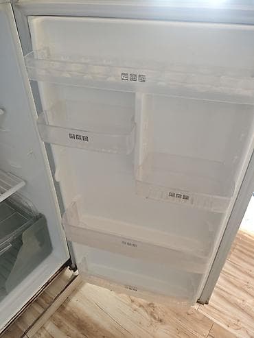 İki qapılı məişət soyuducu Samsung