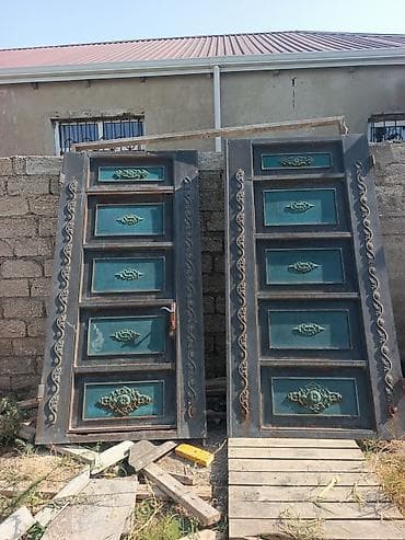 Super darvaza – ikitərəfli metal qapı Ölçülər: - Eni: 2.50 sm -