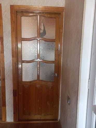 Qonaq otağı üçün İşlənmiş Otaq qapısı 80x215 sm Naliçnik ilə, Ünvandan götürmə — 2