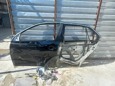range rover 1999: Sağ arxa, Volkswagen 2010, 2010 il, Almaniya — 1