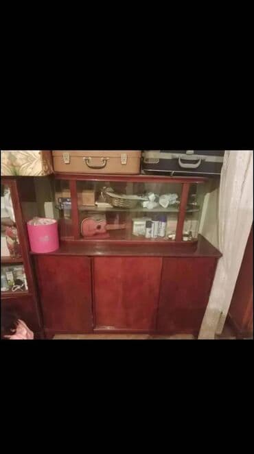 gül refi: İşlənmiş, Kitab rəfi, Rumıniya — 1