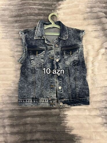 qara duz donlar: Uşaq geyimləri dəsti – ayrı-ayrılıqda 1) Ağ idman üslubunda üst — 3