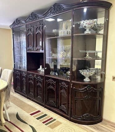 saloğlu mətbəx mebelləri: Klassik üslubda böyük qonaq otağı vitrini/bufet - Material: qatı ağac — 1