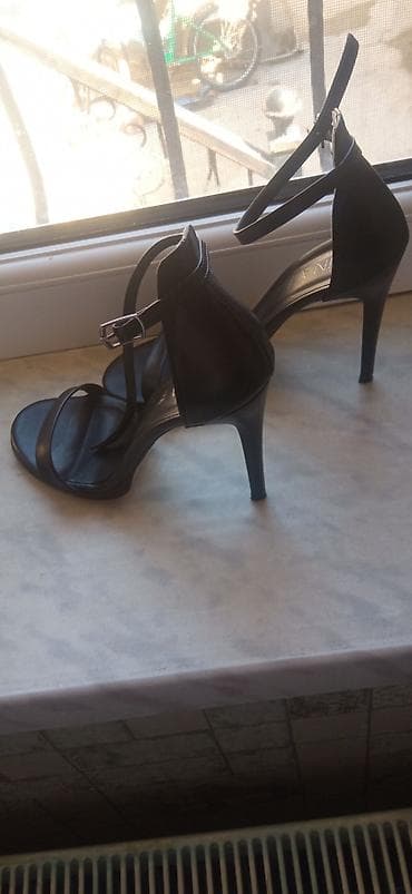 fehle geyimi: ALLINA qadın sandaleti Bir dəfə geyinilib. 37 razmerdir. Ayağıma — 4