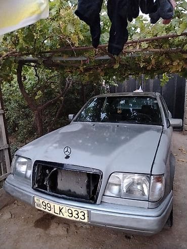 07 stoplari: Mercedes-Benz 350: 2 l | 1992 il Sedan — 2