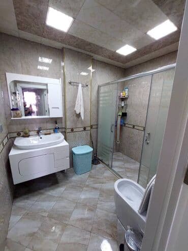 9 ci mikrorayon satilan evler: 4 otaqlı, Yeni tikili, 135 kv. m — 4