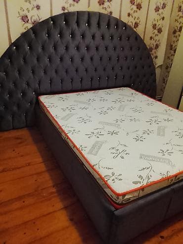 islenmis yataq mebeli satiram: Taxt matrasiyla birge təcili satılır,matrasi bahalidir.200₼.real — 1