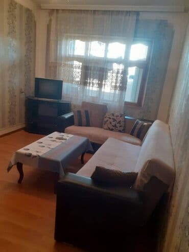 9 ci mikrorayon satilan evler: Bakı, Günəşli, 3 otaqlı, Köhnə tikili, 80 kv. m — 1