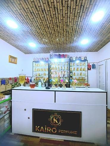 qizil alan: Hazır Ətir biznesi satılır. Kondinsaner, mebellər, vitrinlər — 9