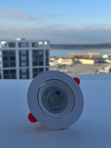 Spot. İçərisi hərəkətli olan, lampası dəyişə bilən bu spotlar anbardan — 5