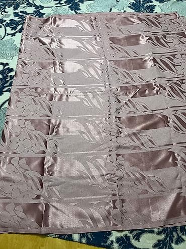 Parçalar: Parça eni-1m56sm,uzunu5m20sm Rəng: Pudra-şampan tonlarında, yüngül — 9