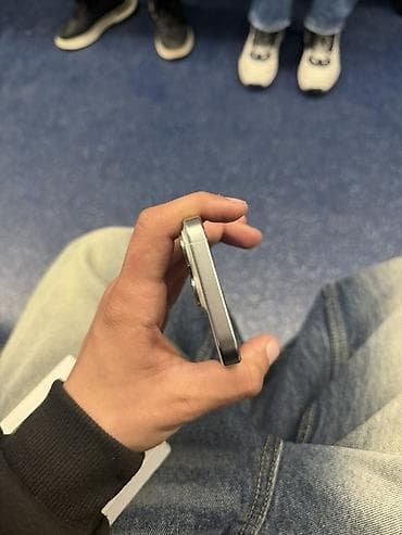 balaca iphone: IPhone 15 Pro, White Titanium — 3