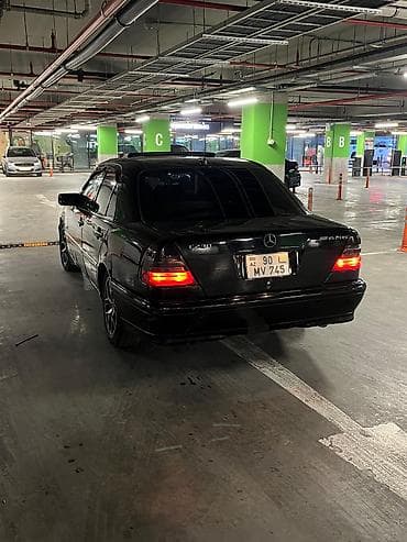 Mercedes-Benz C-Class (W202) sedan - Kuzov: qara rəng, 4 qapı, sedan