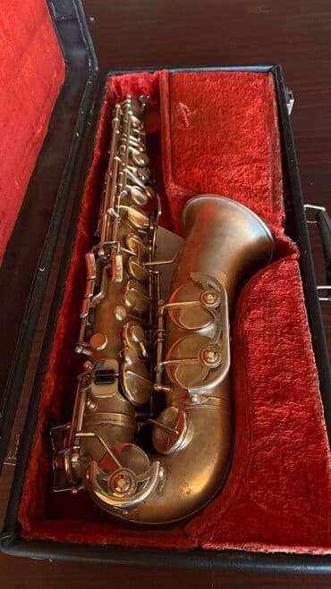 Аккордеоны: Saxofon super köklənib — 1