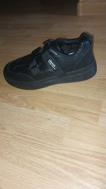 idman kişi şortları: Qara rəngli kişi/kadın idman ayaqqabısı - Ölçü: 40 (daban üzərində — 3