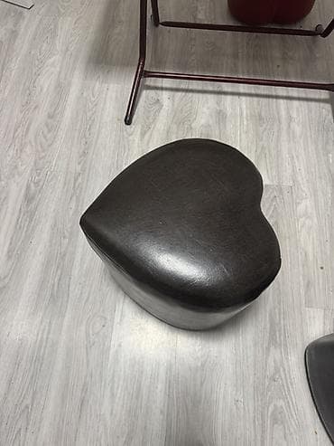 2 ci əl stol: İşlənmiş, Pufik oturacaq, Süni dəri, rəng - Qırmızı, Kredit yoxdur, Çatdırılma yoxdur — 4