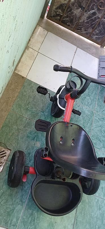 velosibed: Uşaq üçtəkəri – pedallı, ön təkər sürüş yönümlü. Xüsusiyyətlər: - — 6