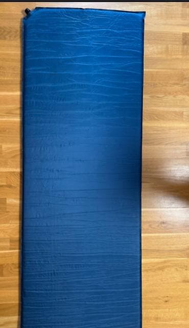 Özünü şişirən camping döşəyi Самонадувающийся матрас для кемпинга