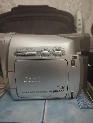 video kamera canon: Canon MV800 MiniDV video kamera (PAL) Xüsusiyyətlər: - Format: MiniDV — 4