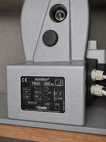 Alətlər: Tractel Minifor TR50 elektrikli qaldırıcı (hoist), az istifadə olunub — 2