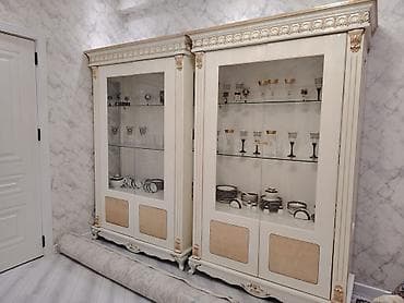 Klassik üslubda 2 ədəd vitrin dolabı - Rəng: krem/ivory, qızılı lalafo.az -da Klassik üslubda 2 ədəd vitrin dolabı - Rəng: krem/ivory, qızılı