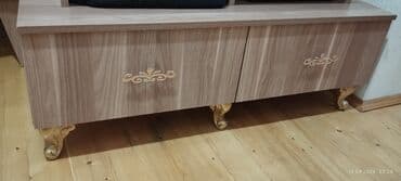 тумбочка под телевизор: İşlənmiş, Düz TV altlığı, Polkalı, Azərbaycan — 2