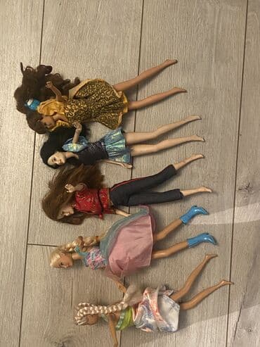 uşaq sirgalari: Orginal Barbilər. Hamısı orginal Barbilərdəndir. İçlərində biri var — 2