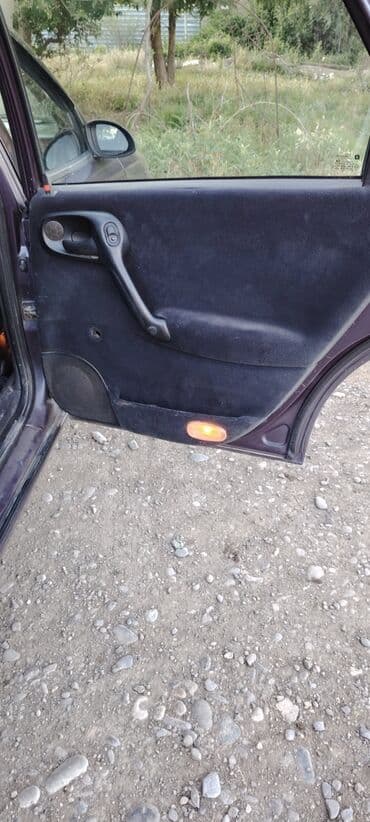 запчасти на опель вектра: Tünd göy rəngdə olan Opel Vectra sedanı. Bu avtomobil rahat və — 9