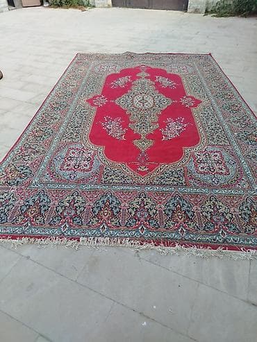 qara sam: Xalça İran, Kredit yoxdur — 2