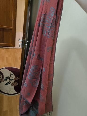 Şal/Dəsmal dəsti - Növlər: 2 ədəd böyük şal - Rəng və dizayn: -