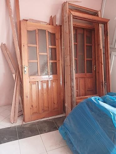 Taxta otaq qapıları – şüşəli klassik model - Material: təbii ağac