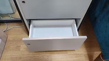 Digər ofis mebeli: Eynek vitrini satilir. Sinigi, qirigi, hec bir problemi yoxdur. Unvan — 3