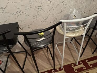 Taburetlər: 4 ədəd bar stulu,hər biri 20 azn Metall bar tabureləri – sadə və — 2