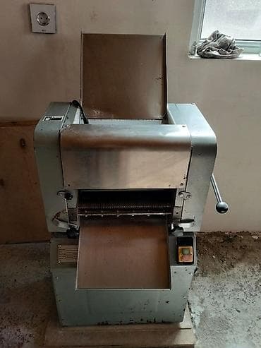 xəmir kəsən: Əriştə kəsən və yayan maşını qiymət-1800manat Digəri isə Xəmir yoguran — 1